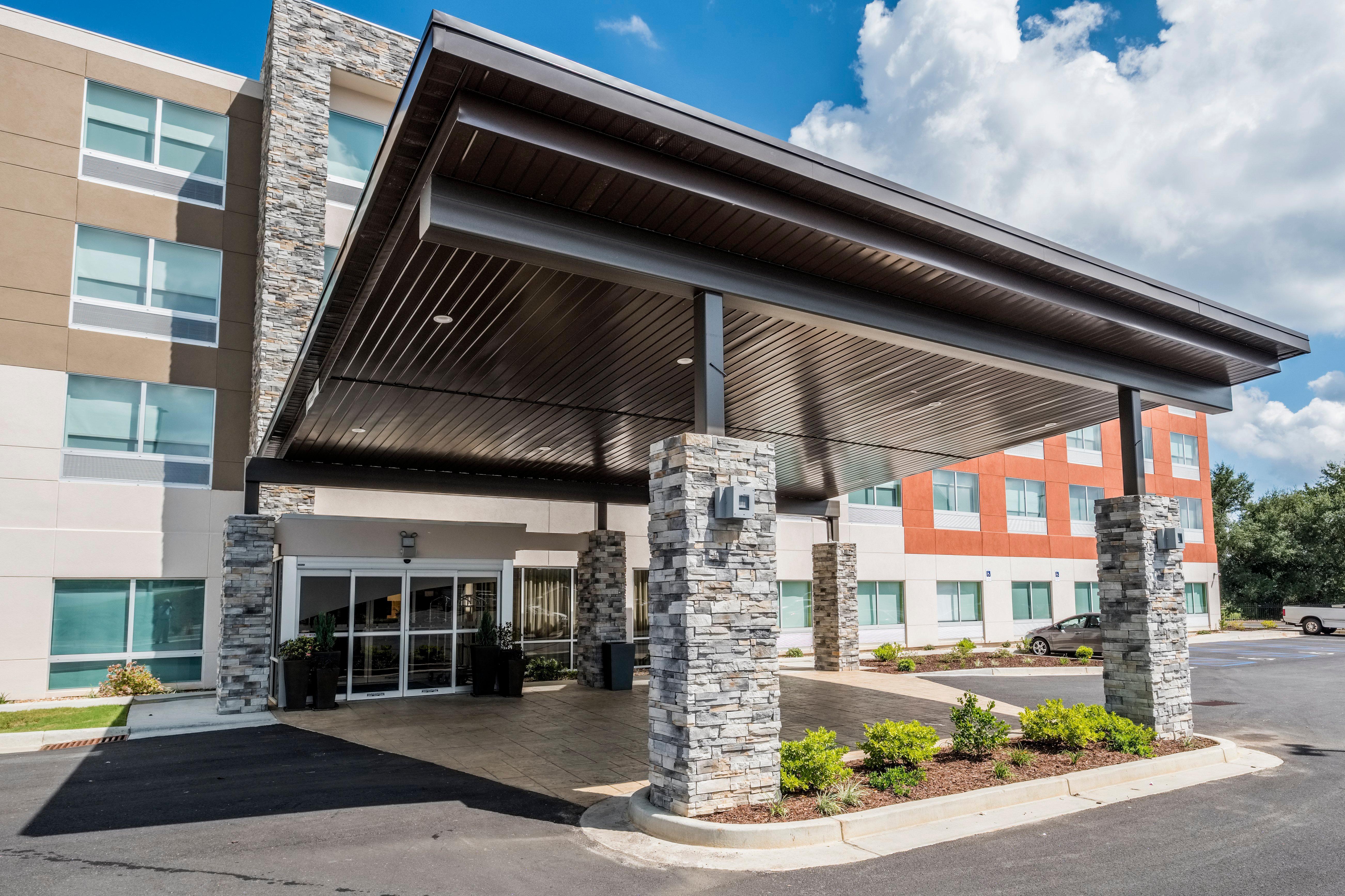 Holiday Inn Express & Suites - Commerce By Ihg Exterior foto