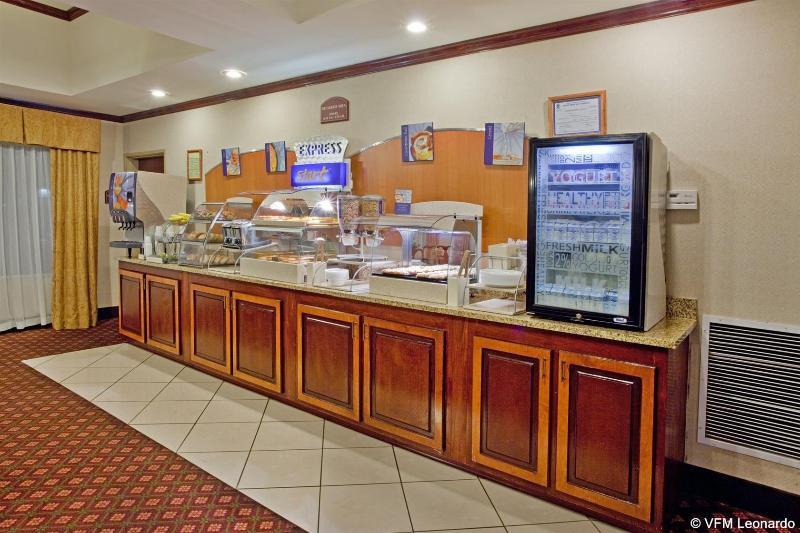 Holiday Inn Express & Suites - Commerce By Ihg Exterior foto