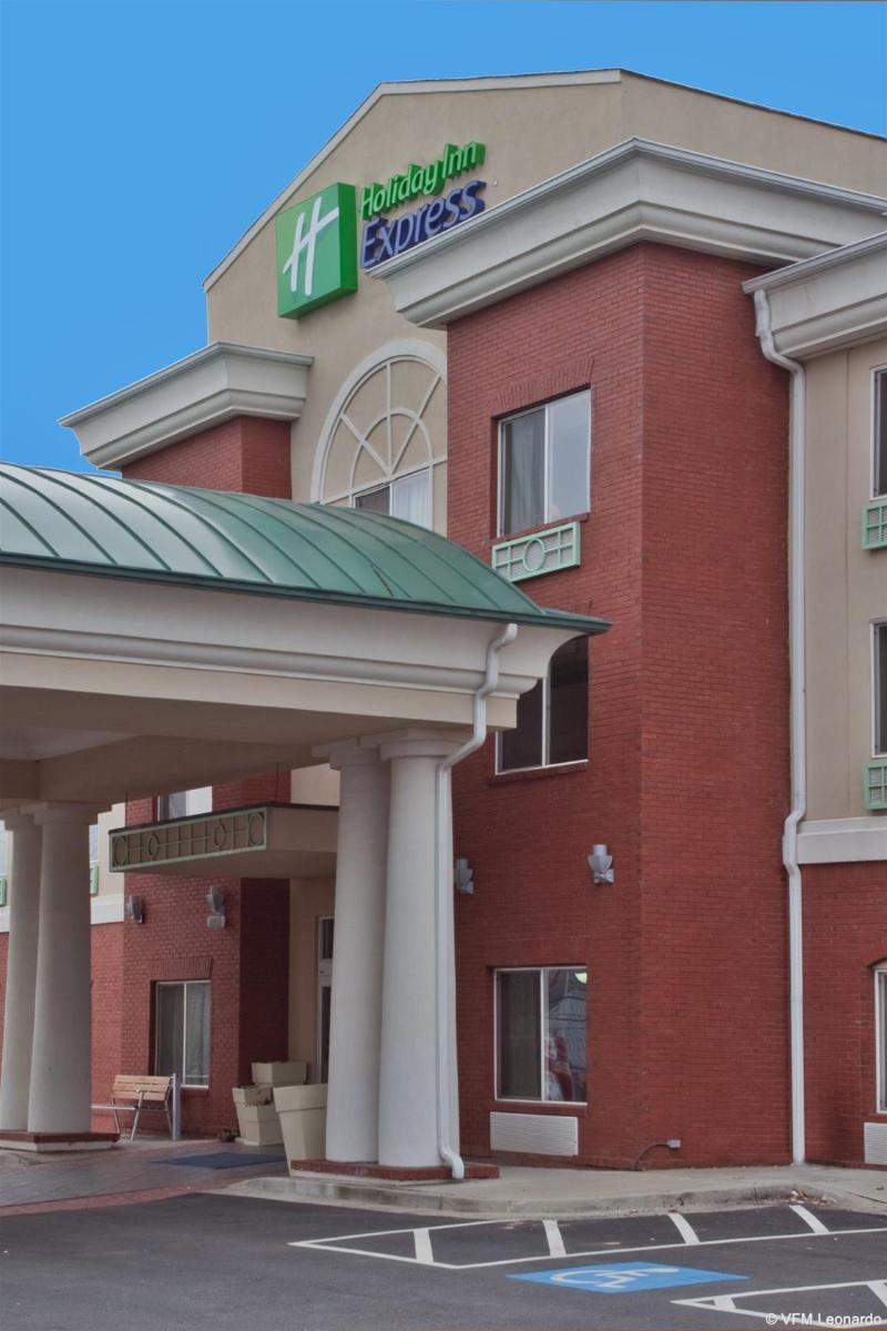 Holiday Inn Express & Suites - Commerce By Ihg Exterior foto